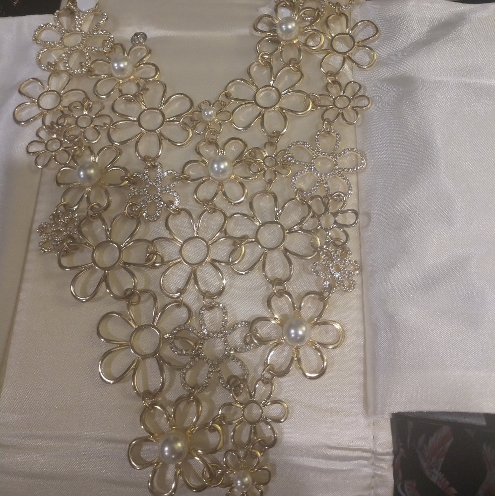 GOLDTONE BIB NECKLACE